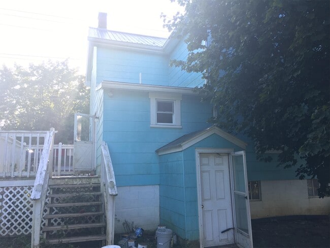 Building Photo - 522 N High St