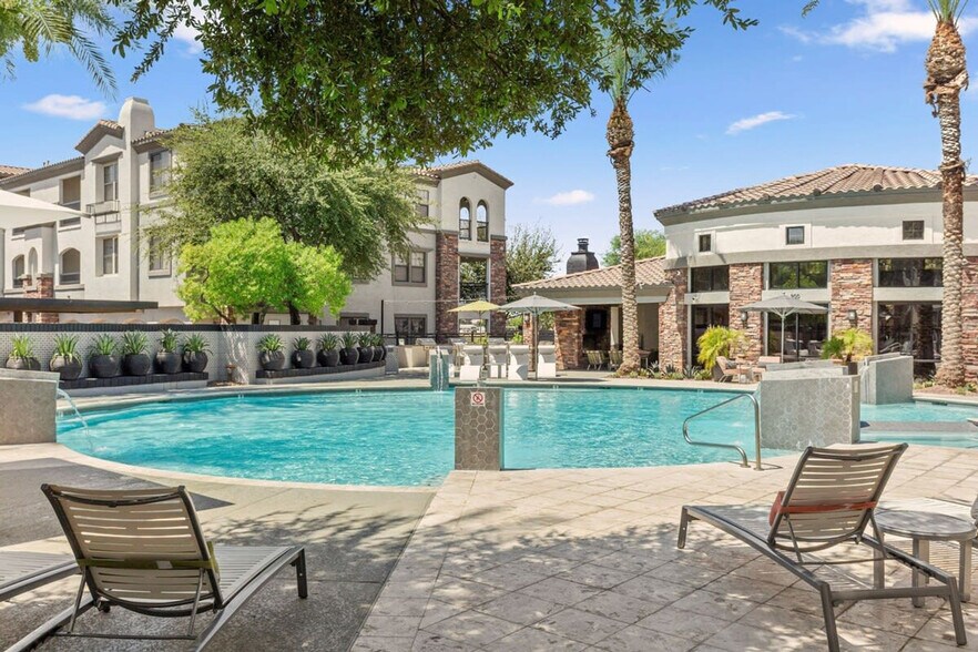 Building Photo - 9450 W Cabela Dr
