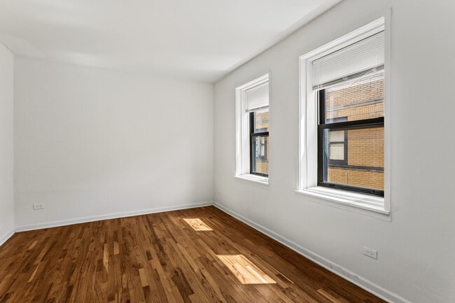 Building Photo - 4035 W Gladys Ave