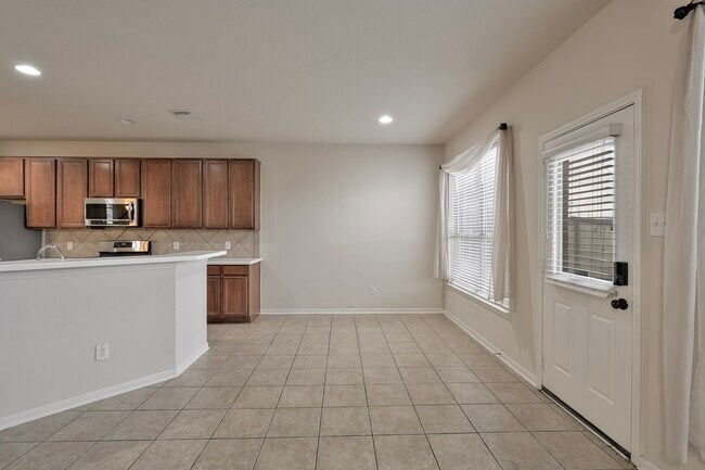 Building Photo - 2107 Auburn Vale St