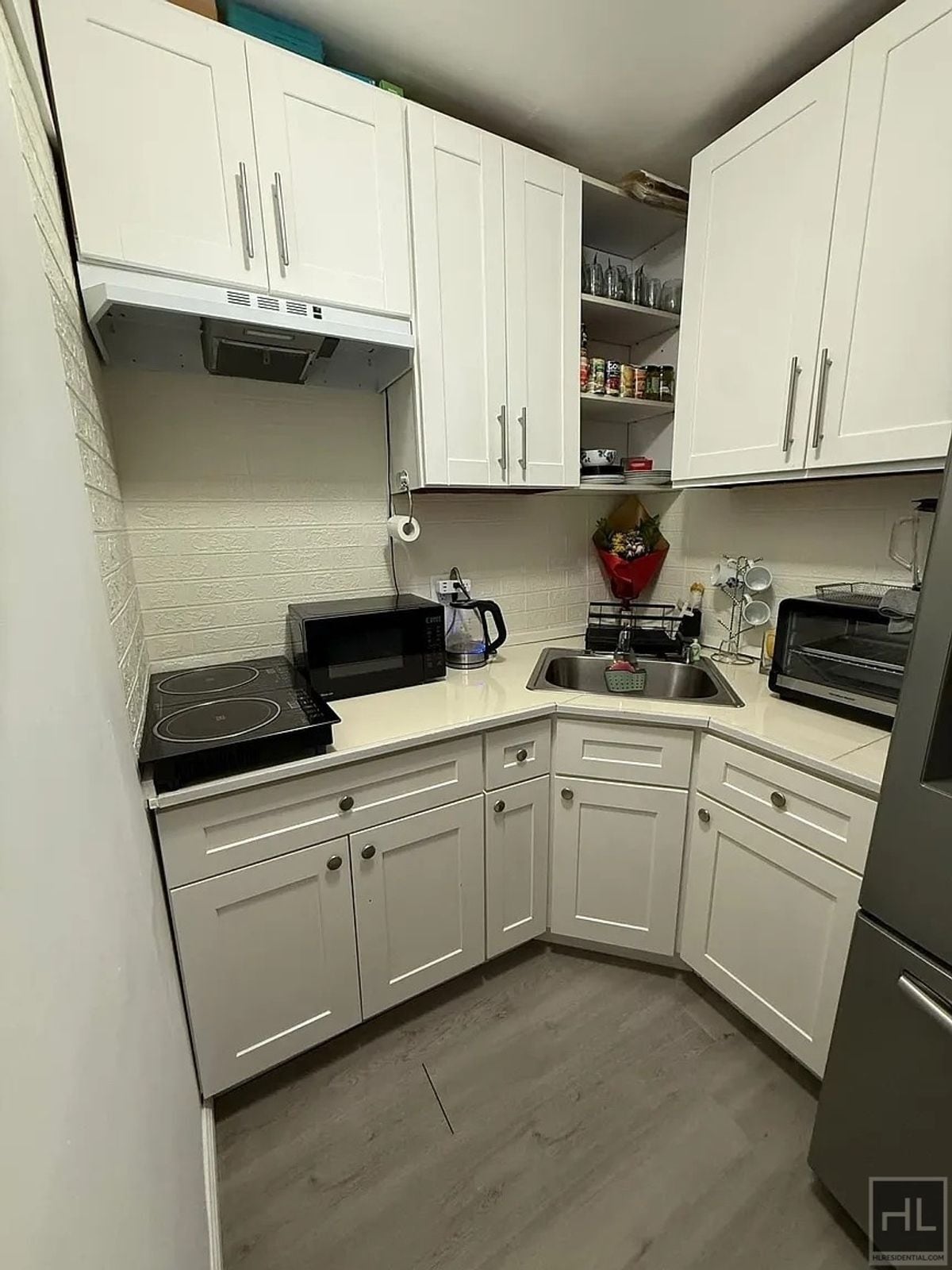 Building Photo - W 15th St