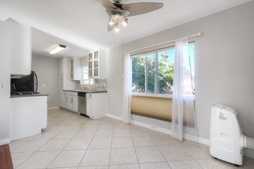 Building Photo - San Diego City Heights Upstairs Condo Two Weeks FREE in Beautiful Gated Complex- Available Now