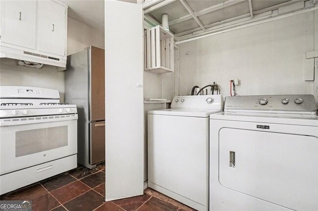 Building Photo - 1689 San Gabriel Ave