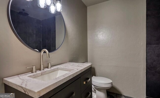 Building Photo - 2111 Highland Club Dr SE