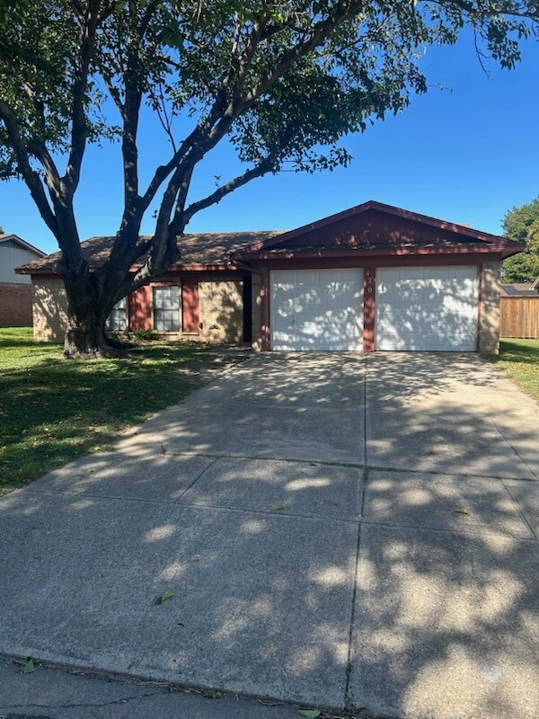 Building Photo - 420 Fox Dr