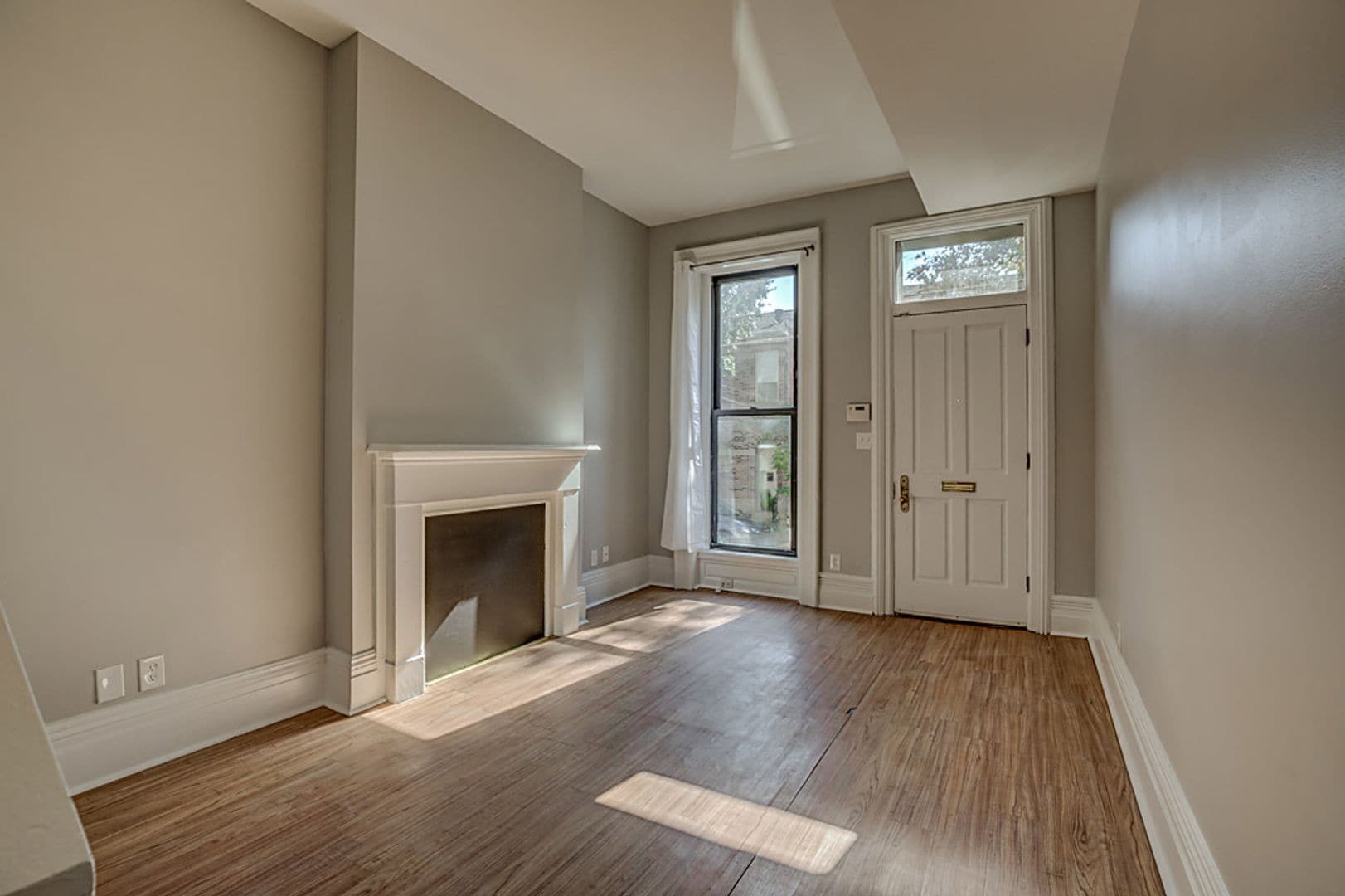 Interior Photo - Chestnut Street