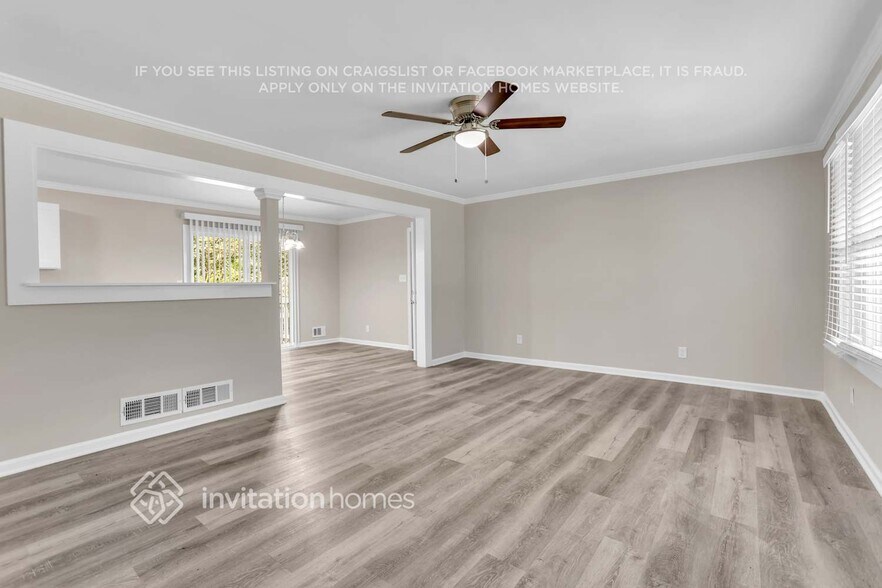 Building Photo - 1633 Carolyn Dr SW