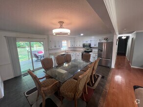 Building Photo - 1240 Shady Oak Trail