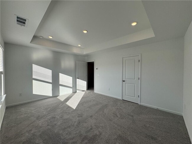 Building Photo - 516 Meadows Ln