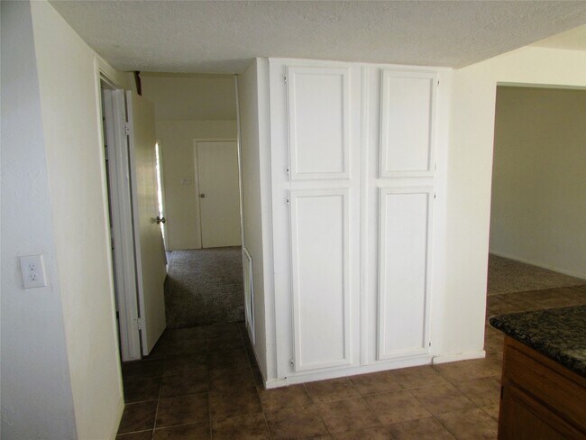 Building Photo - 16706 Running Quail Ct