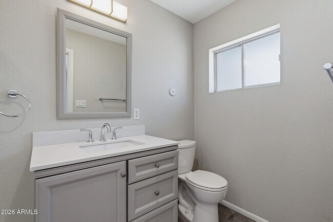 Building Photo - 3640 E Montecito Ave