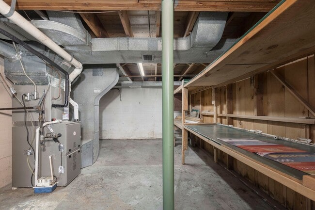 Building Photo - 3706 Chevy Chase Rd