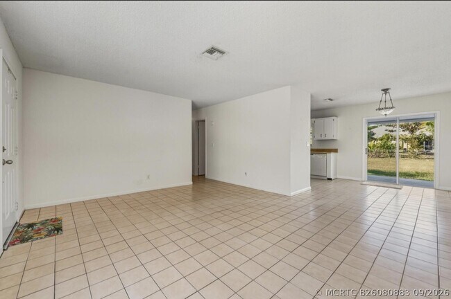 Building Photo - 307 SE Husted Terrace
