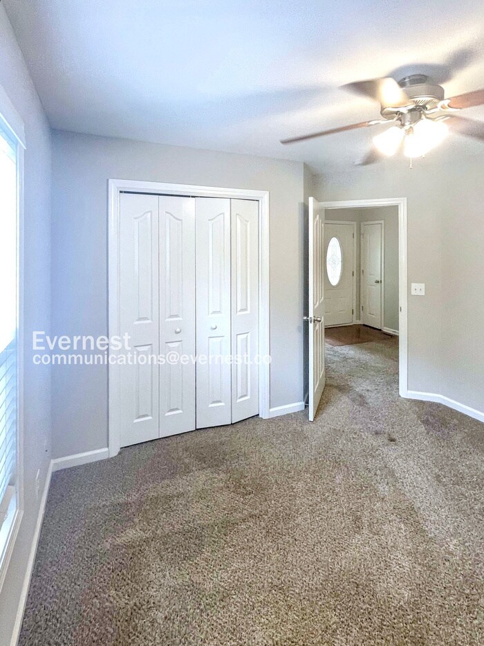 Building Photo - 3740 N Jot Dr