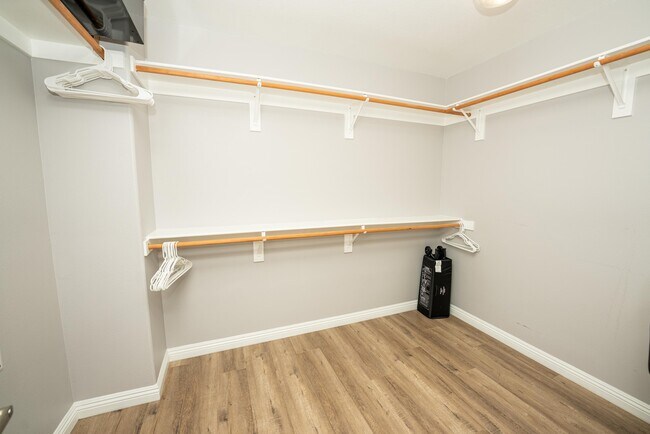 Building Photo - 43247 Fiore St