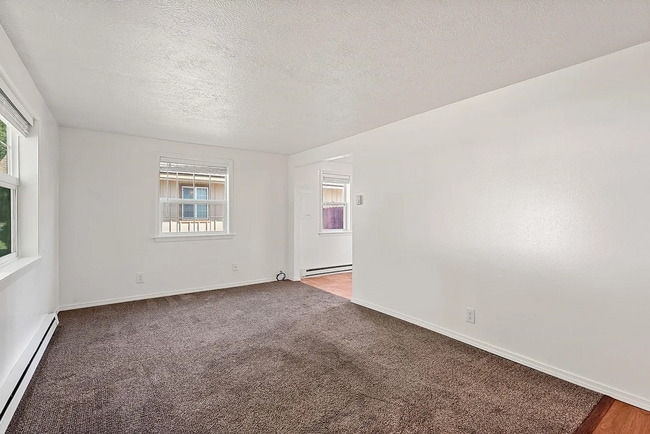 Building Photo - Charming 2 Bed, 1 Bath Rancher w/ Garage! *HOLIDAY SPECIAL: $1,000 OFF!*