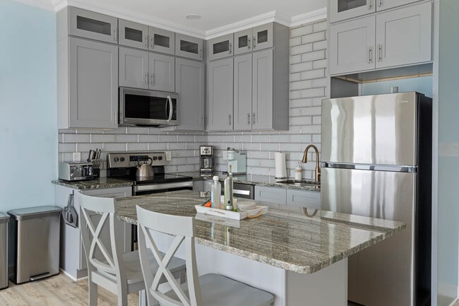 Building Photo - 29331 Clifton Shores Dr