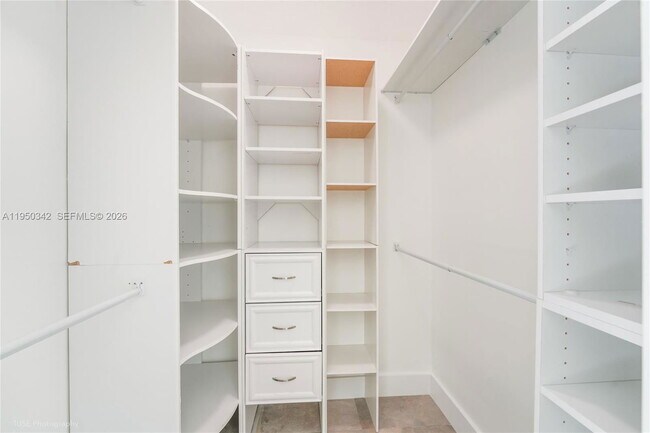 Building Photo - 1634 SW 19th Ter