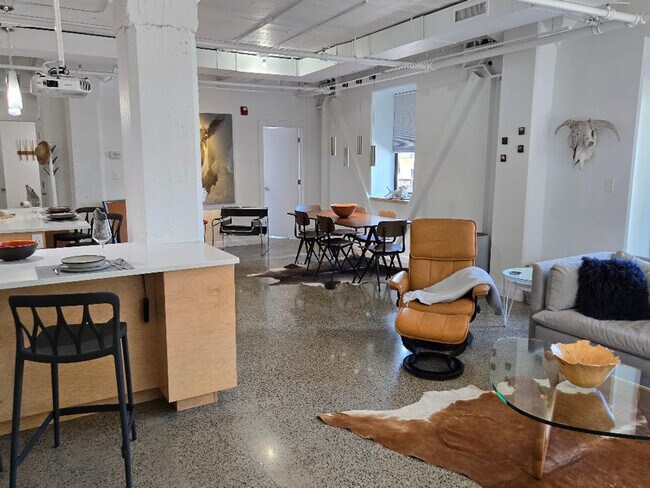 Building Photo - 790 Front St