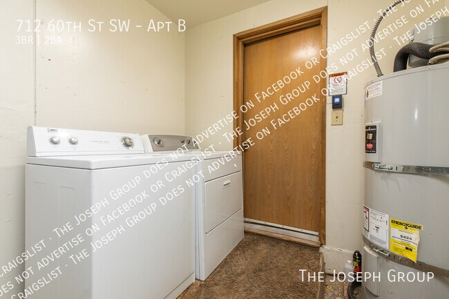 Building Photo - 712 60th St SW