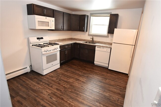 Building Photo - 137 Genesee St