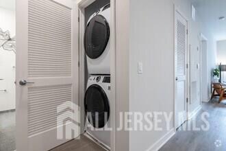 Building Photo - 2000 Schindler Dr