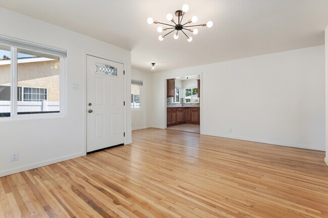 Building Photo - 158 Forbes Ln