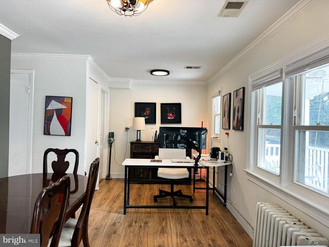 Building Photo - 10712 Warwick Ave