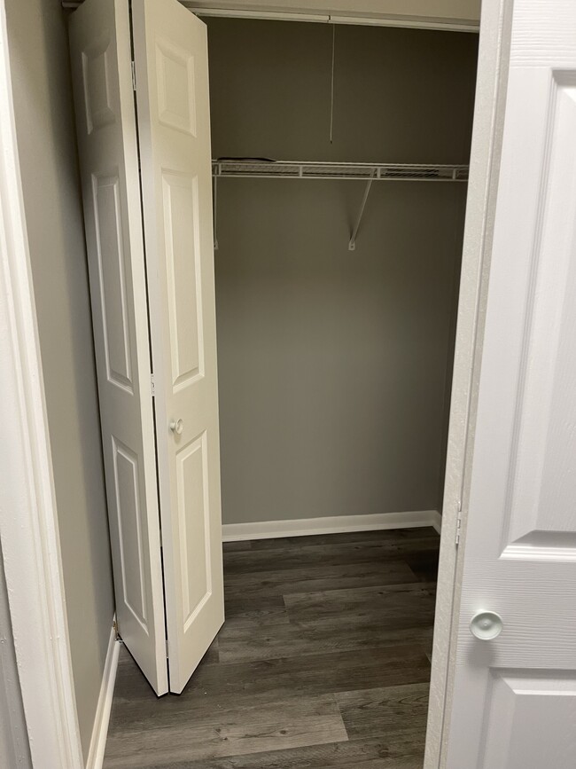 Closet Space - 510 W Fullerton Pky