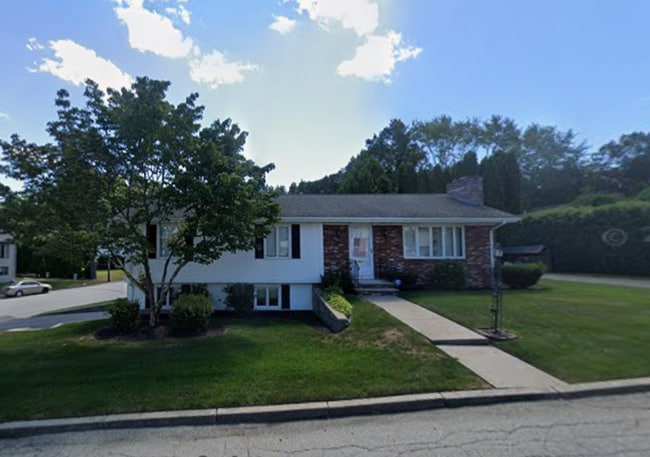 Primary Photo - 2 Heritage Cir
