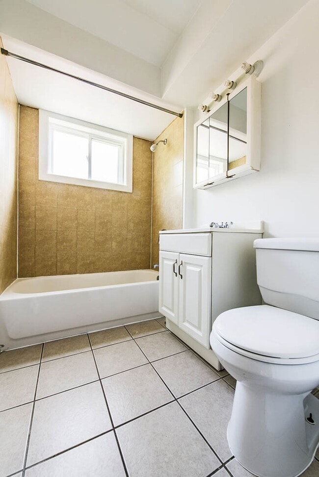 Building Photo - 2109 S 5th Ave Maywood, IL 60153