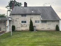 Building Photo - 7 Astronomy Ln