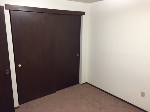 Building Photo - 950 SW Harrier Cir