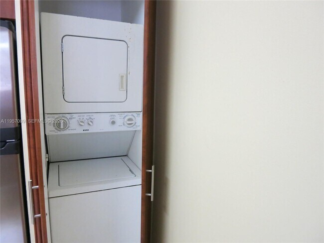 Building Photo - 9079 SW 138th Pl