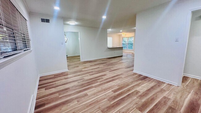 Building Photo - 7535 Parker Cir