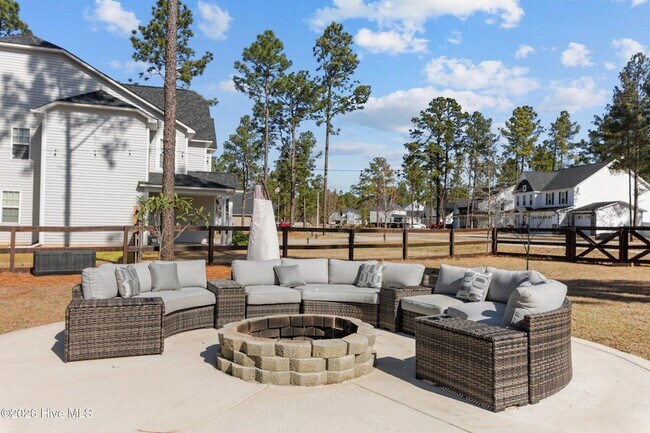 Building Photo - 217 Thistleberry Dr