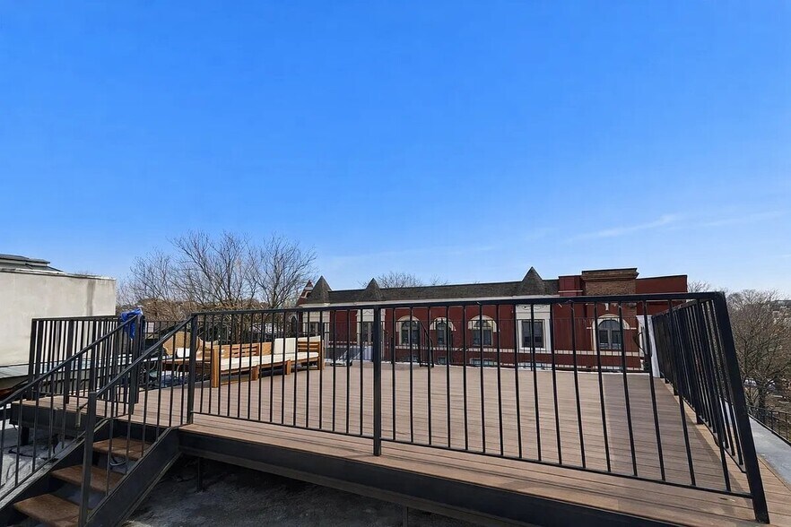 Building Photo - 411 11th St