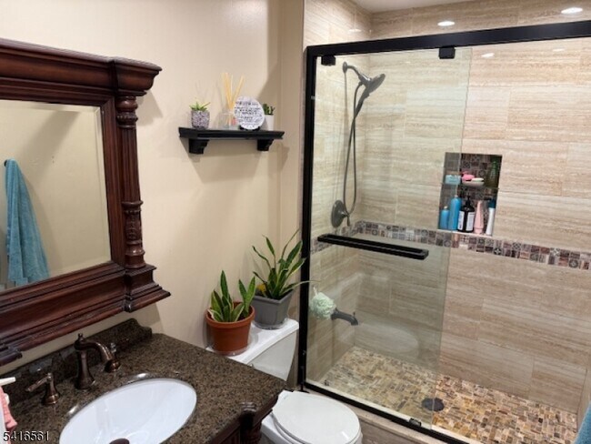 Building Photo - 1704 Bergen Ct