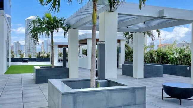 Building Photo - 629 Ke’eaumoku St