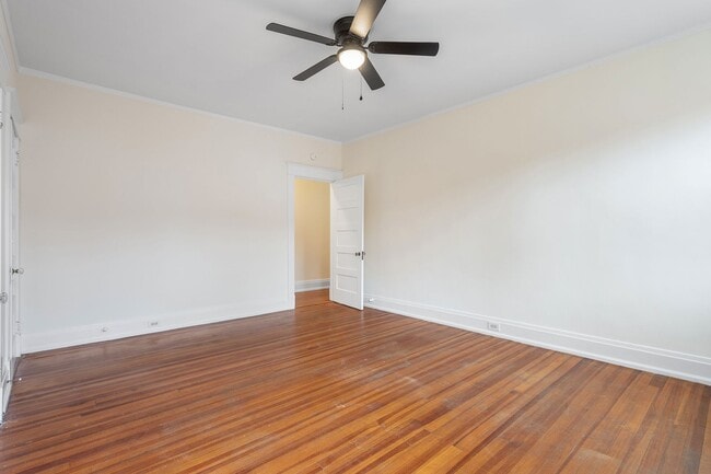 Building Photo - SPACIOUS 3 BEDROOM MUSEUM DISTRICT APARTMENT