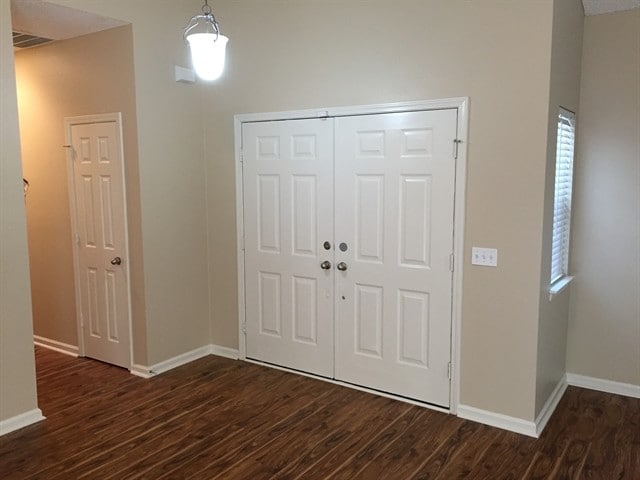 Building Photo - 516 Amsonia Cir