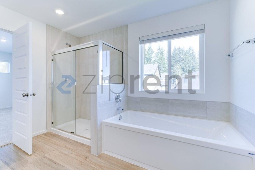 Building Photo - Unit