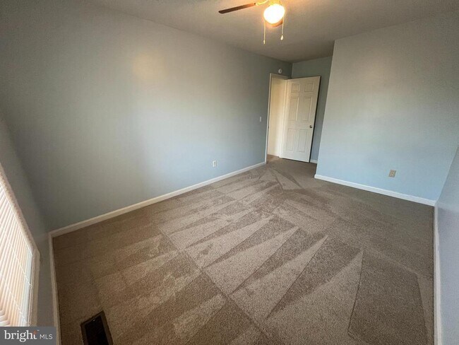 Building Photo - 10606 Greta Lynn Ct