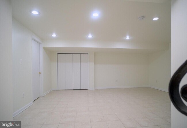 Building Photo - 206 Wayne Ave