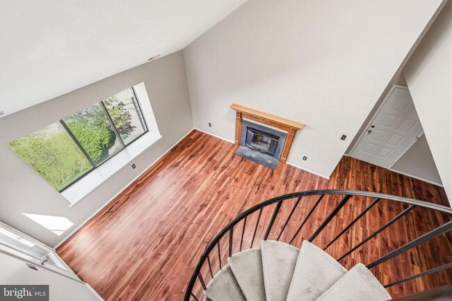 Building Photo - 4215C Aberdeen Dr