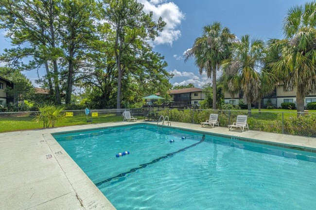 Building Photo - 2 BA/2 BR Condo in West Ashley