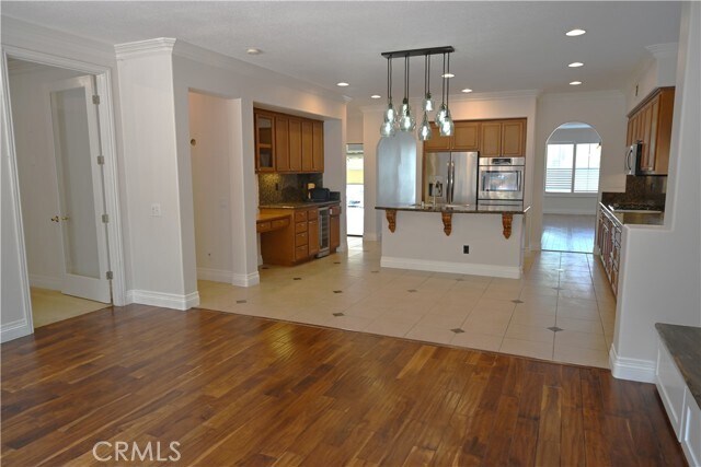 Building Photo - 32 Acanthus