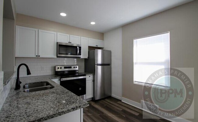 Building Photo - 3309 S 32nd Ave