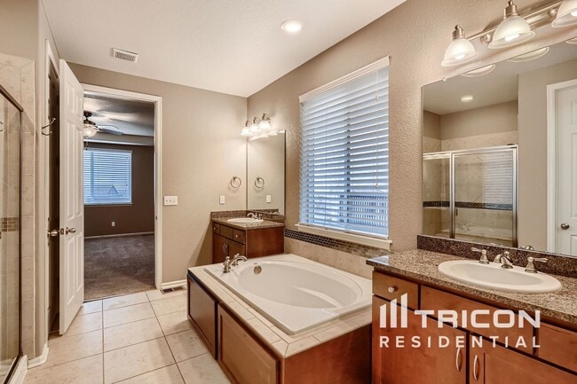 Building Photo - 14035 Hillrose Dr