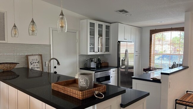 Building Photo - 3800 Miramontes Cir